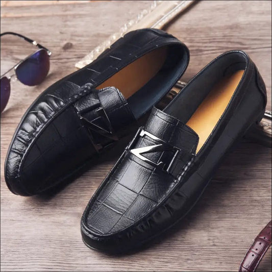 2019 spring new men’s casual leather shoes soft bottom peas