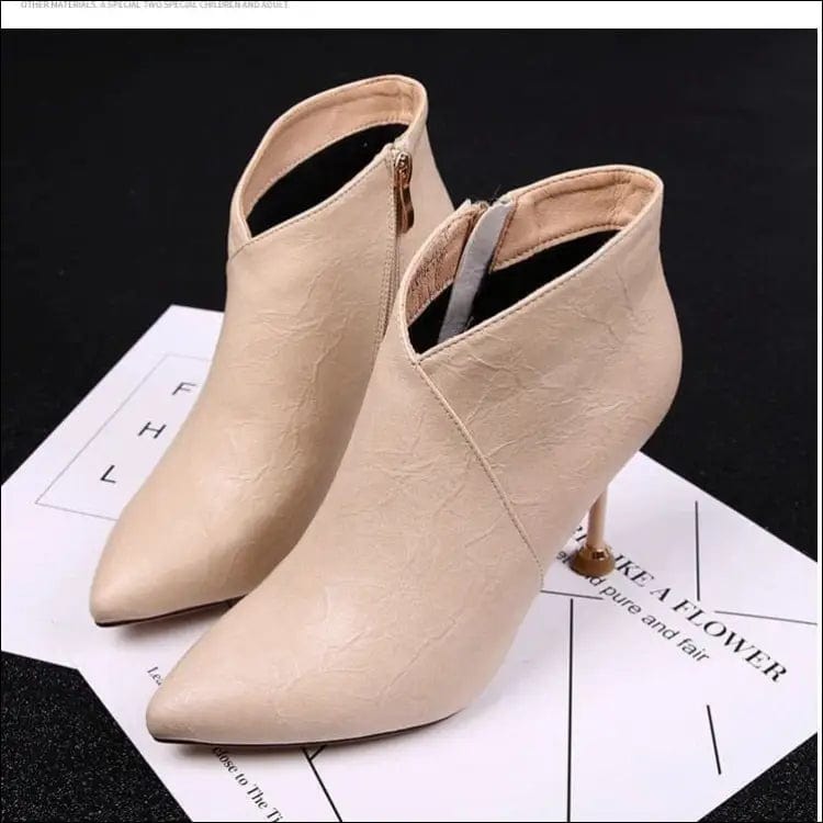 2020 New Sexy Pointed Fashion Boots European And American