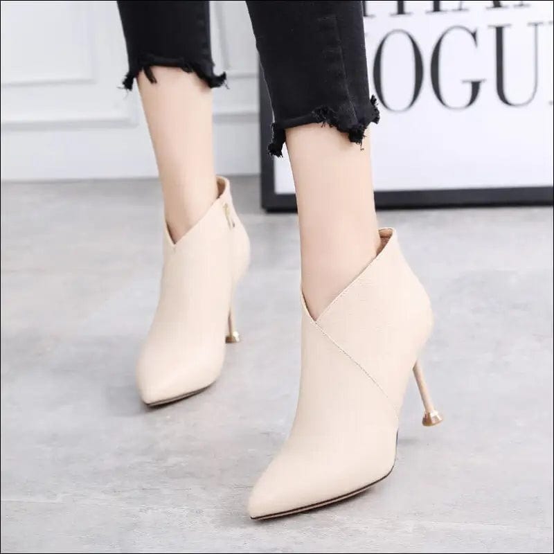 2020 New Sexy Pointed Fashion Boots European And American