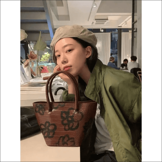 2020 South Korea new niche design flower doodle handbag