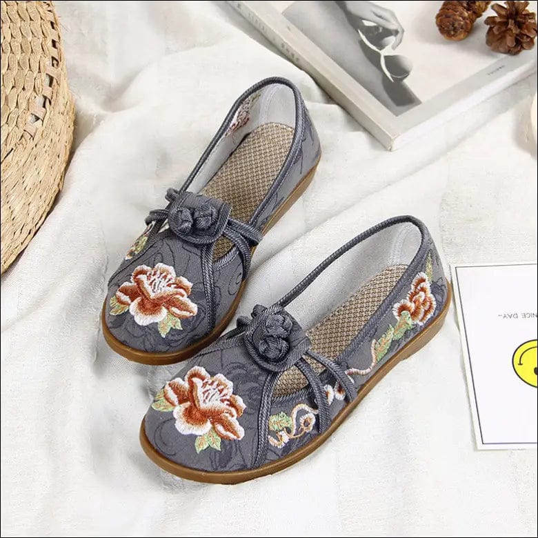 2020 spring new old Beijing cloth shoes Chinese style