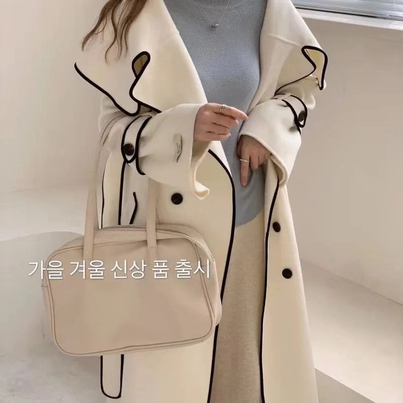 LBUM 2022FW WOMEN COAT WITH HORN BUTTON