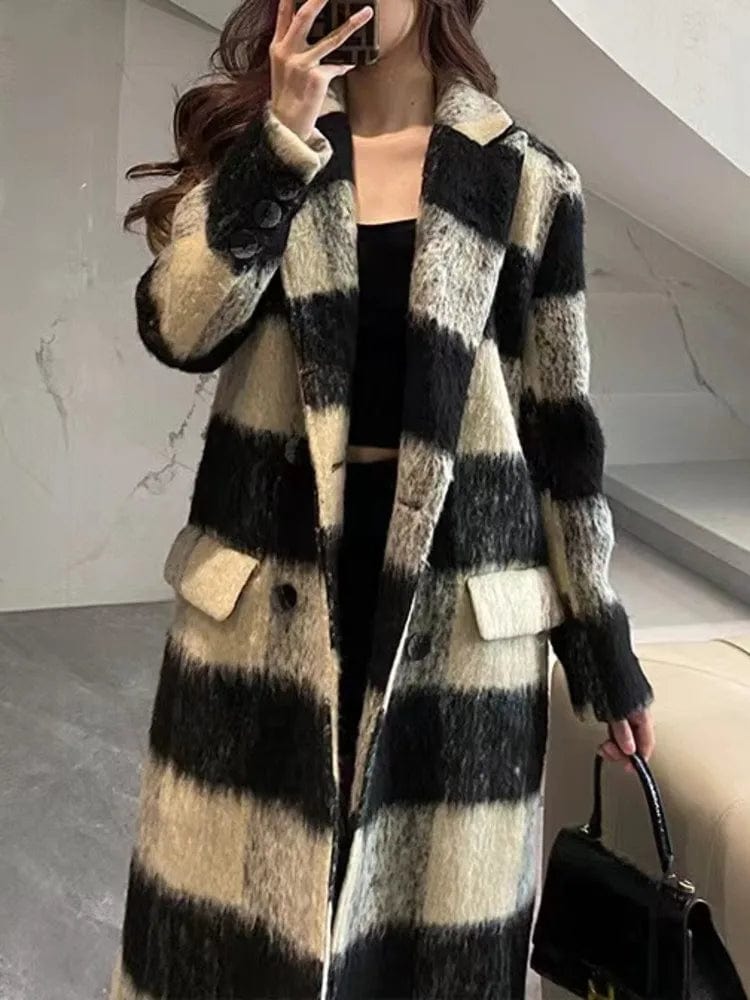 [EWQ] Vintage Black White Plaid Striped Woolen Mantel Coat Autumn Winter 2023 Thick Overcoat Tops Women Long Jacket AB3834