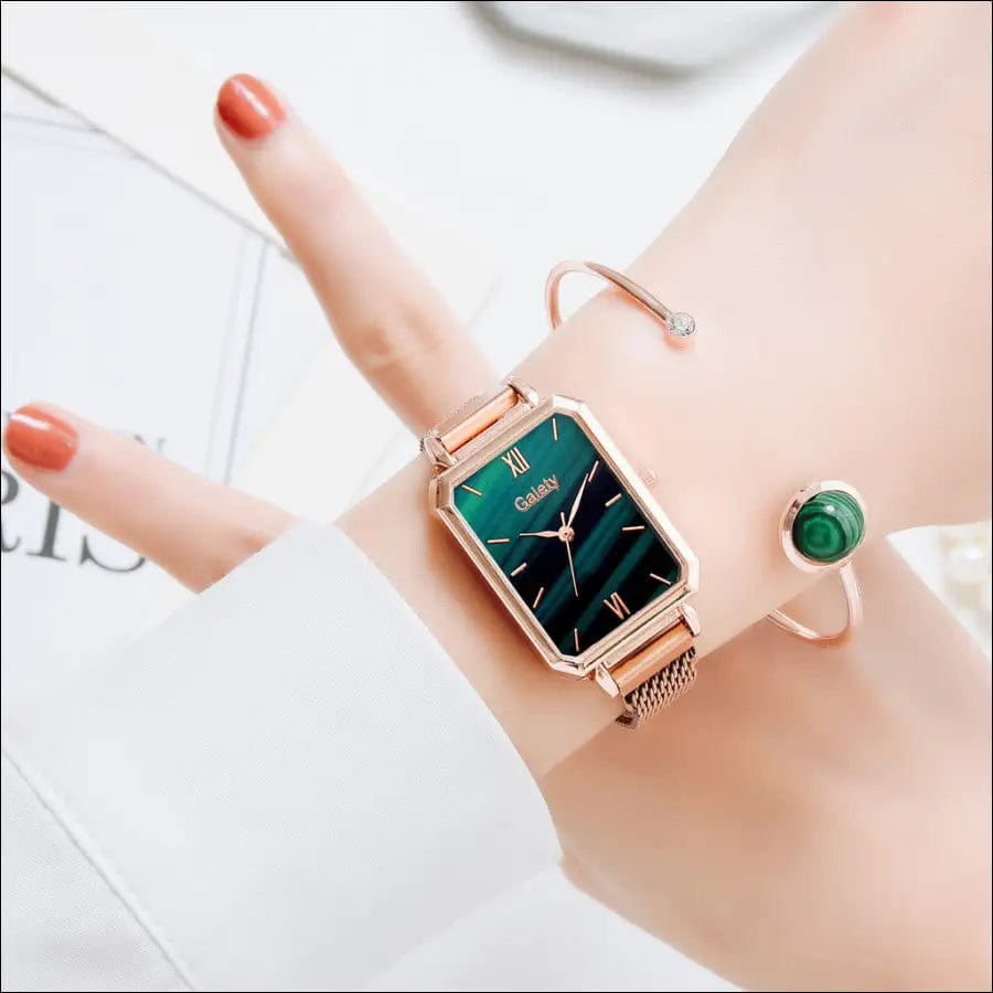 Fashion new ladies watch alloy network with small green