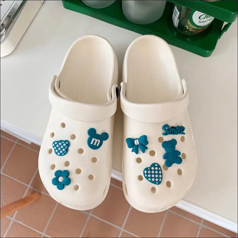 Hole shoes ins cute cartoon strawberry bear girl heart