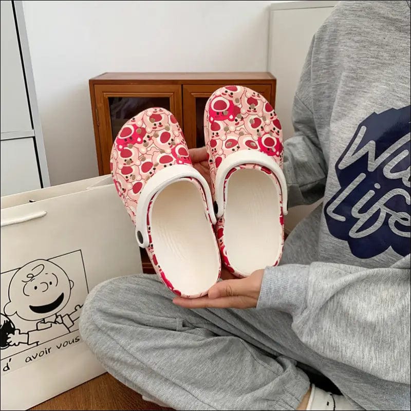 Hole shoes ins cute cartoon strawberry bear girl heart