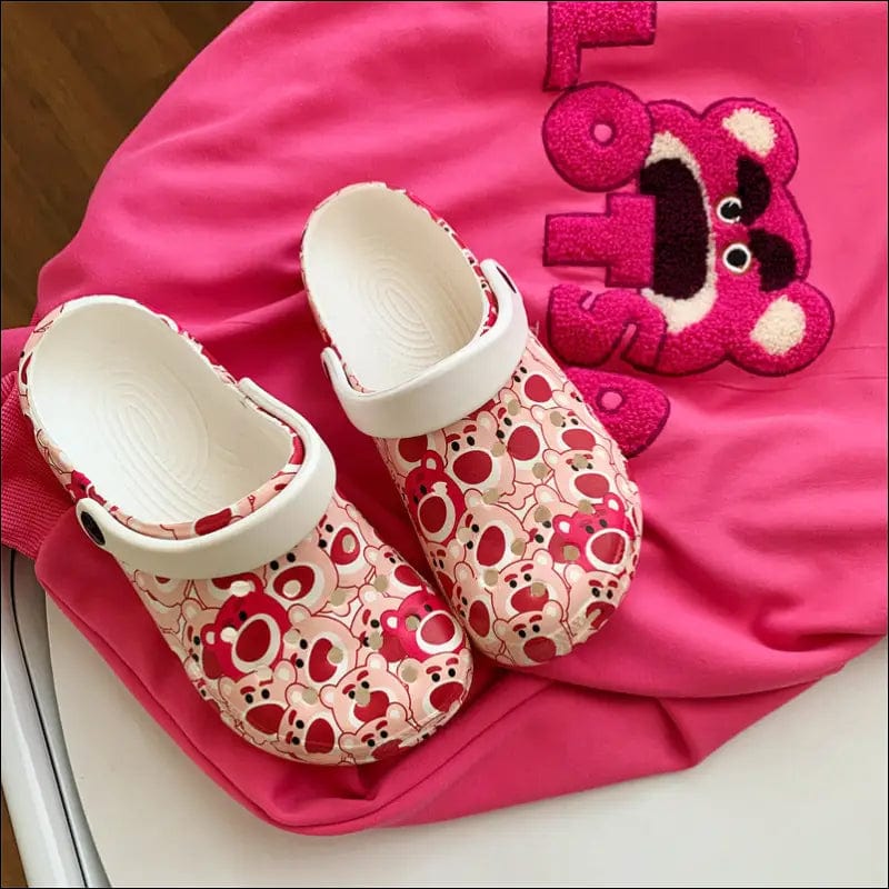 Hole shoes ins cute cartoon strawberry bear girl heart