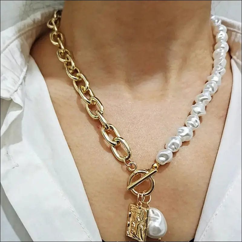 KMVEXO Vintage Baroque Irregular Pearl Lock Chains Necklace