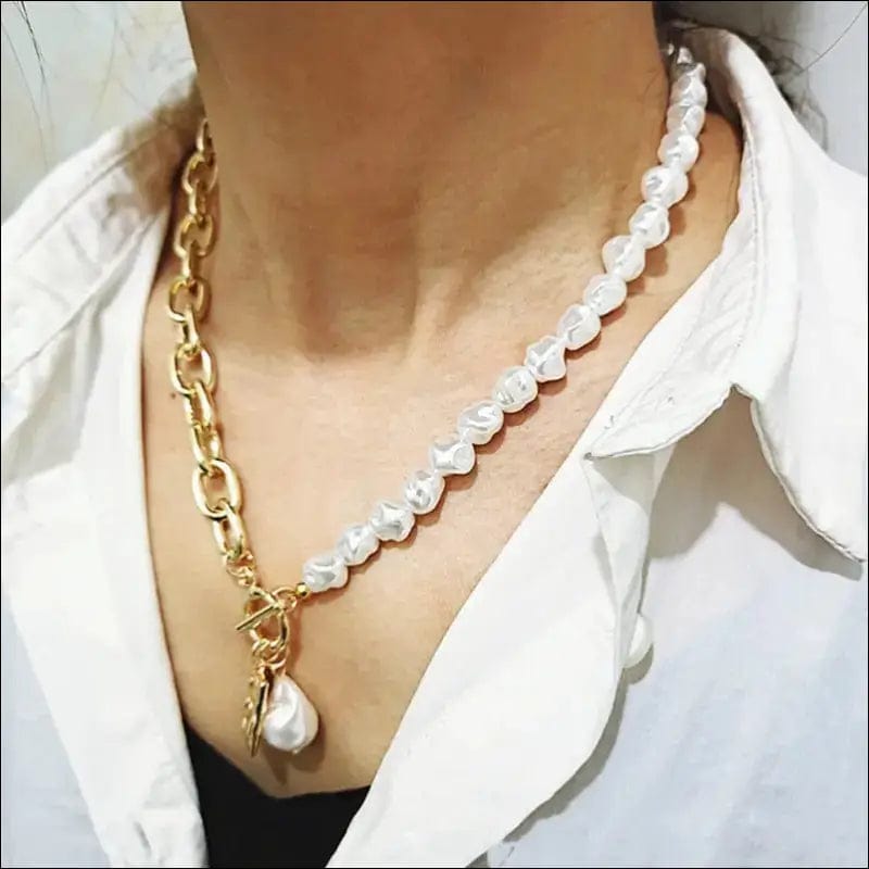 KMVEXO Vintage Baroque Irregular Pearl Lock Chains Necklace