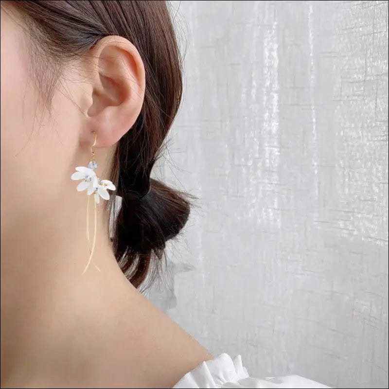 Korean temperament asymmetrical crystal flower earrings