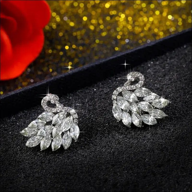 Korean version of the temperament black swan earrings female