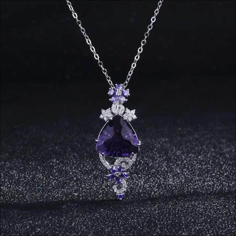 Queen’s Scepter Necklace New Light Luxury Queen Fan