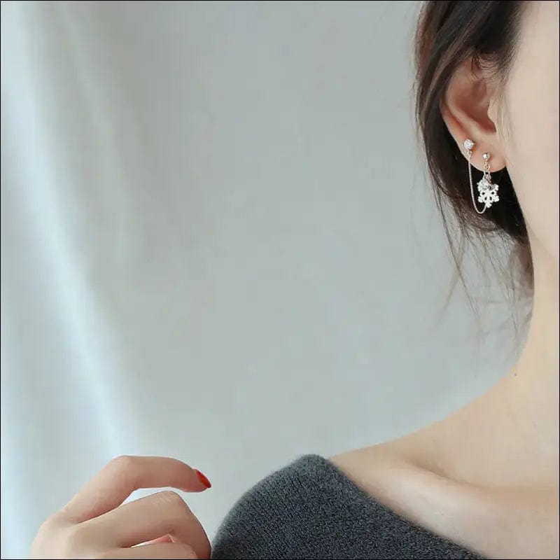 S925 sterling silver snowflake earrings require two ear