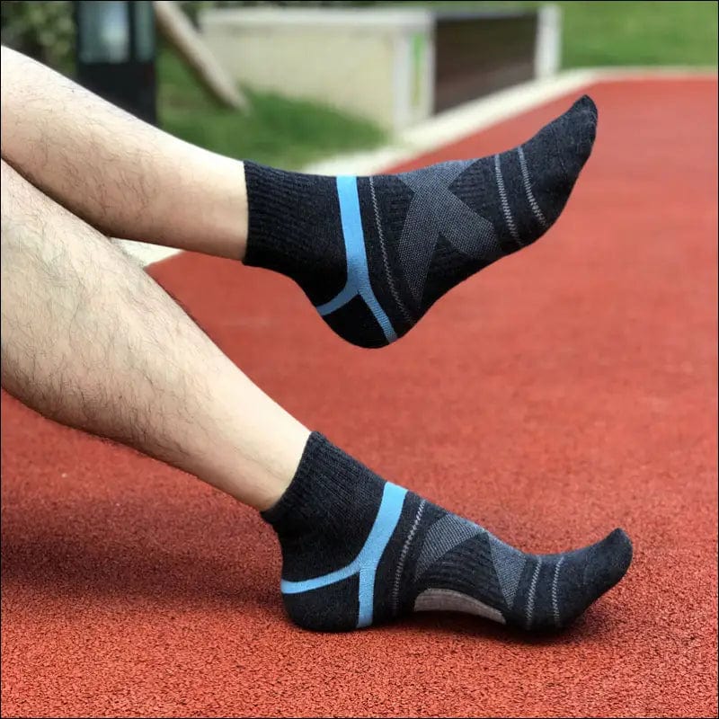 Spring new men’s socks outdoor cotton sports basketball in