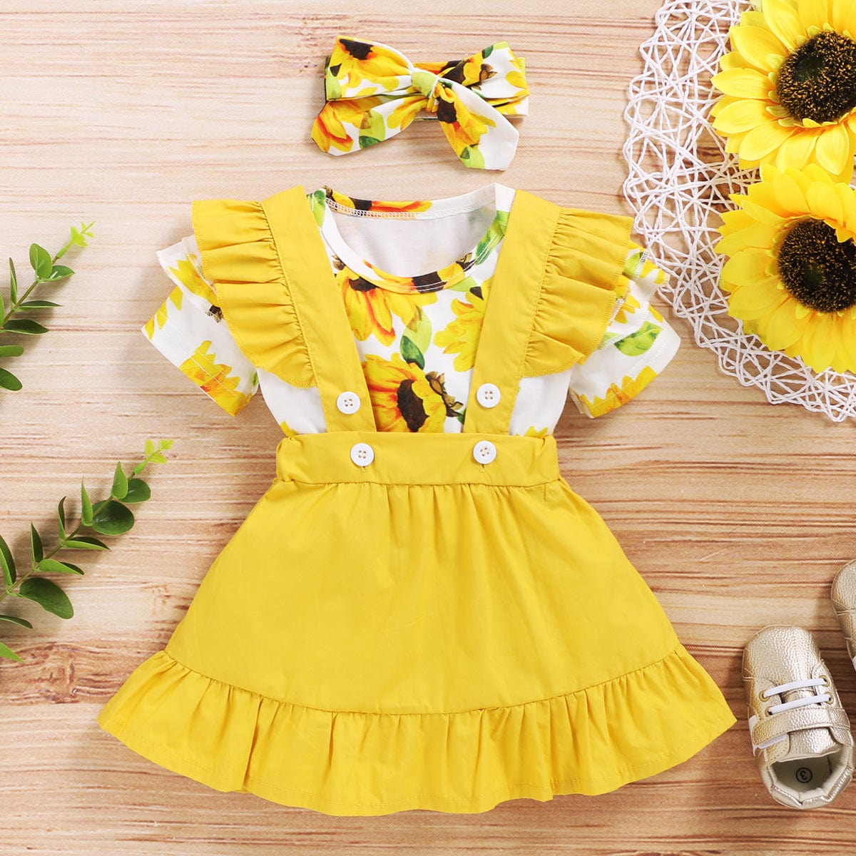 Girls spring and autumn skirt 2020 European and American new short-sleeved floral blouse + lace suspender skirt three-piece set