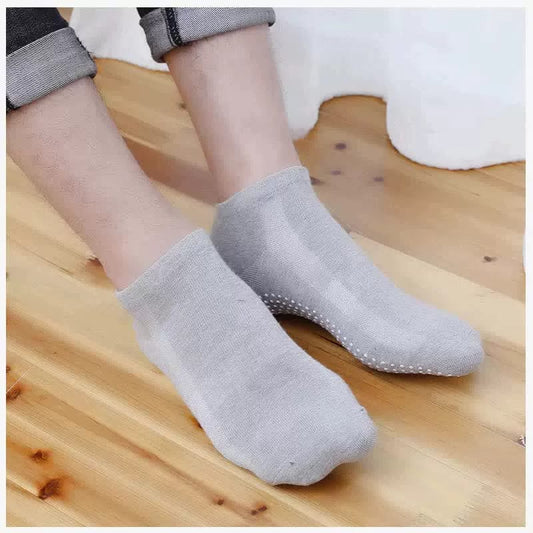 Dispensing yoga socks sweat-absorbing breathable boat socks trampoline socks indoor non-slip floor socks round head Pilates men's socks